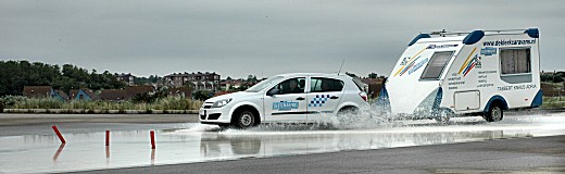 beter er omheen dan er tegenaan... slipgevaar dreigt