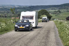 Onderweg met de caravan: genieten op fraaispannende binnenwegen