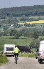 Caravanners en wielrenners... rekening houden met elkaar