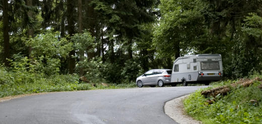Trekautotest Ford C-Max. Lekker toeren op leuke wegen, ook met caravan