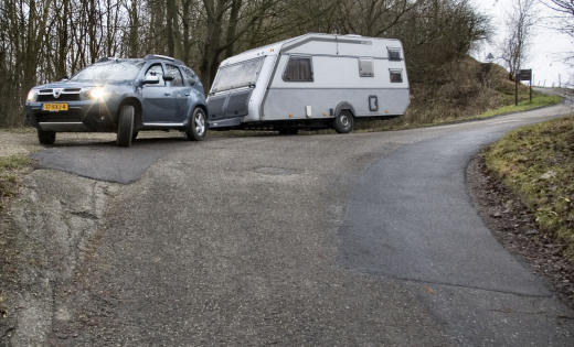 Caravantrekker Dacia Duster op de Keutenberg