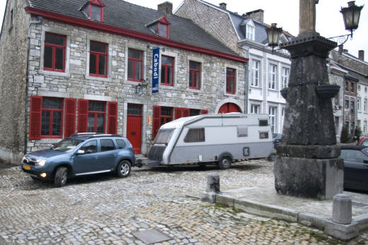 11m35 Dacia Duster + Kip - Caravantrekkertest